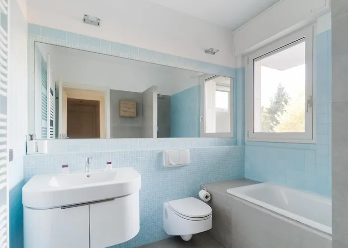 Guesthost - Bright M1 Precotto *