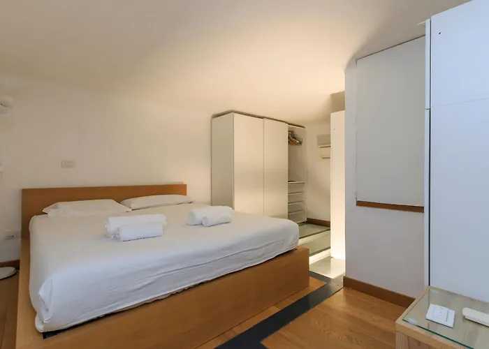 I-host Porta Romana Garden - Tiraboschi Apartman *