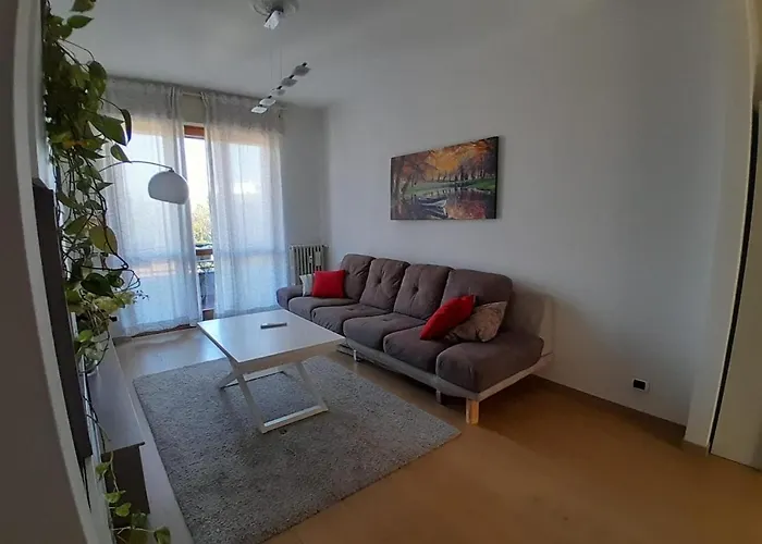 Large Bright - Strategic Location Apartment Milan