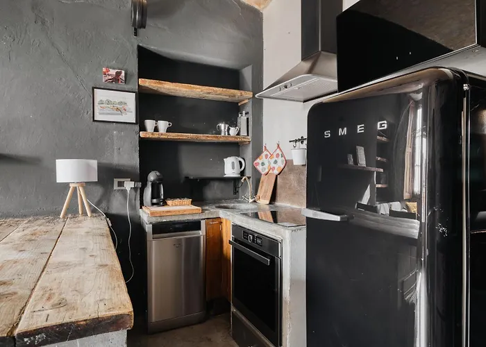 Nyc-style Industrial On Navigli * Milano