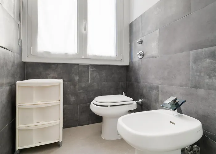 Guesthost - Cute Navigli *