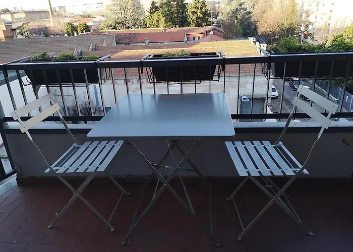 Large Bright - Strategic Location Apartment