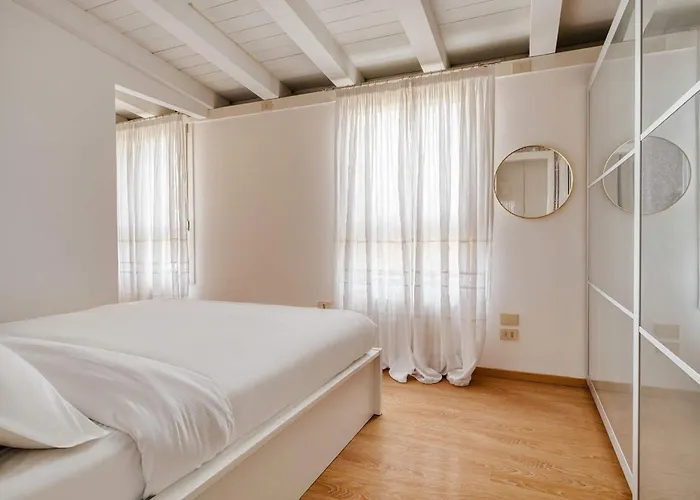 Bright Flat In The Heart Of Porta Venezia 밀라노