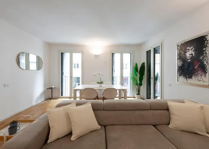 Apartmán B - Elegant With Terrace & Gym *
