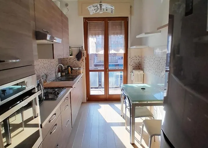 Apartment Large Bright - Strategic Location Milan