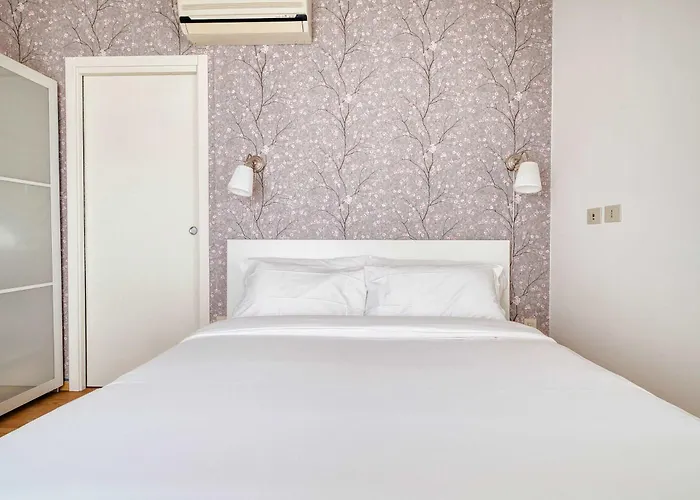 Bright Flat In The Heart Of Porta Venezia 아파트