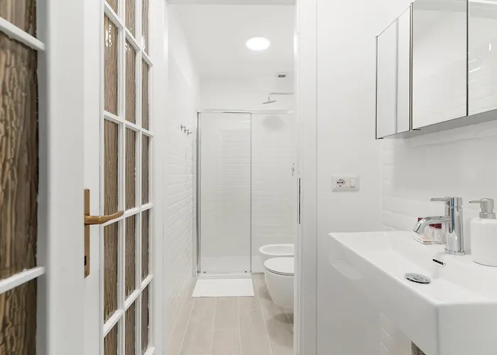 Guesthost - Patio Varesina