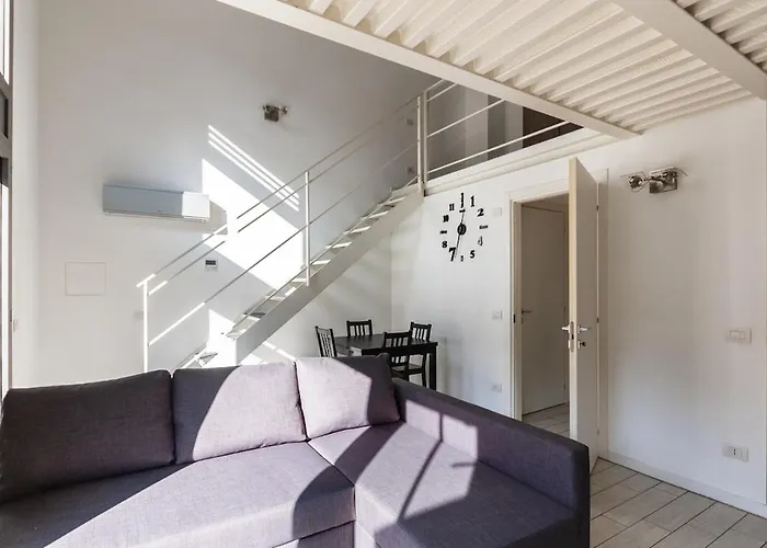 Youhosty - Bruno Maderna 17 Duplex Apartamento Milán