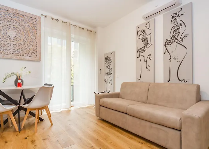 Regina24 Luxury - Elegante A Porta Venezia, 5 Min Dalla Metro Appartement Milaan