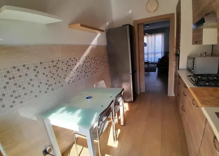 Apartment Large Bright - Strategic Location