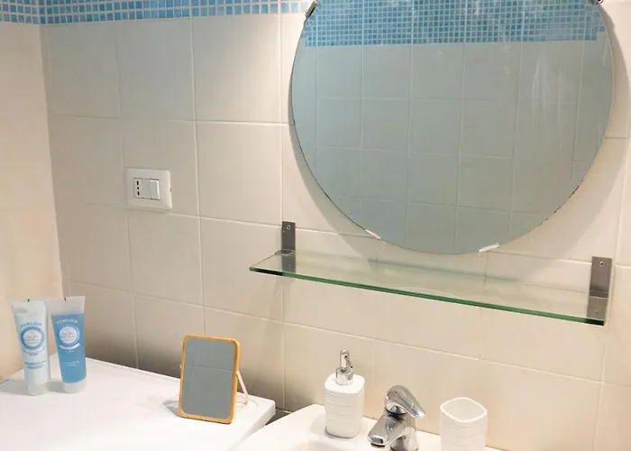 아파트 Near Linate Duomo And Station Minutes Away *