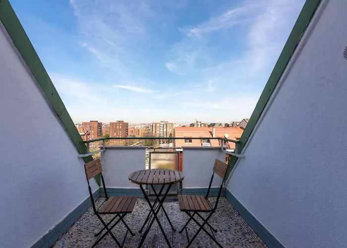 Nest Terrace Next To Frattini Metro Stop Milán