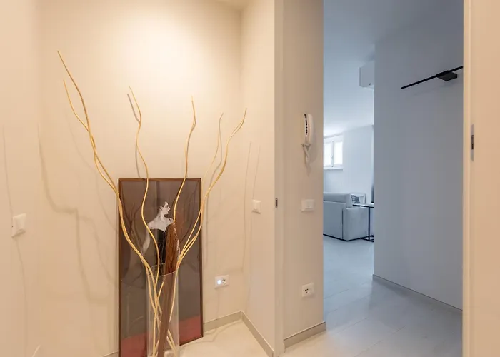 The South, Center, Arco Della Pace * Milano