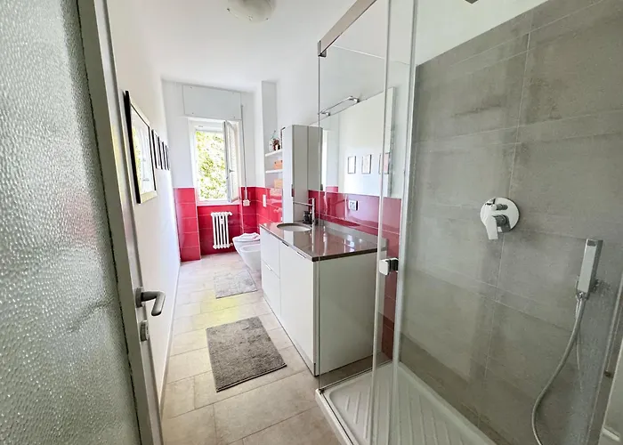 Monte Cristallo - Isola And Station Mailand