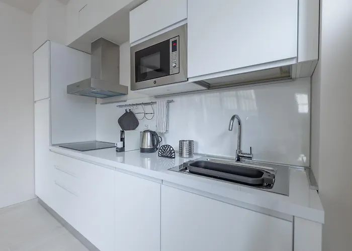 The South, Center, Arco Della Pace