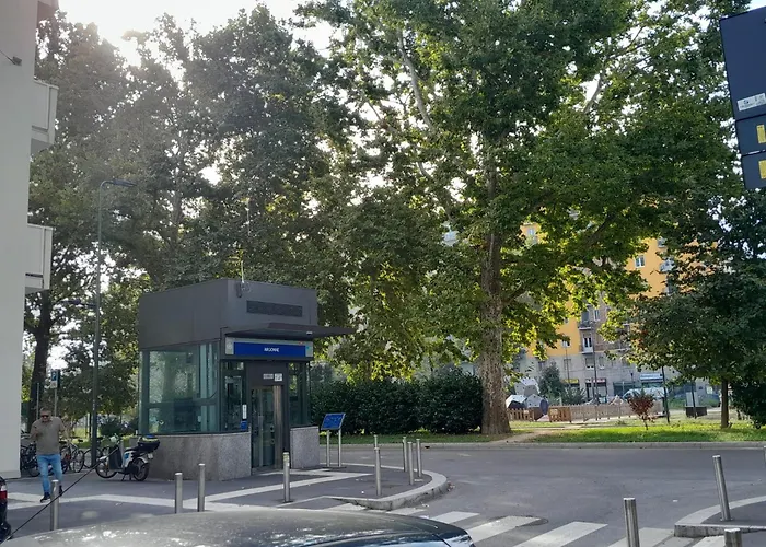 Near Linate Duomo And Station Minutes Away *