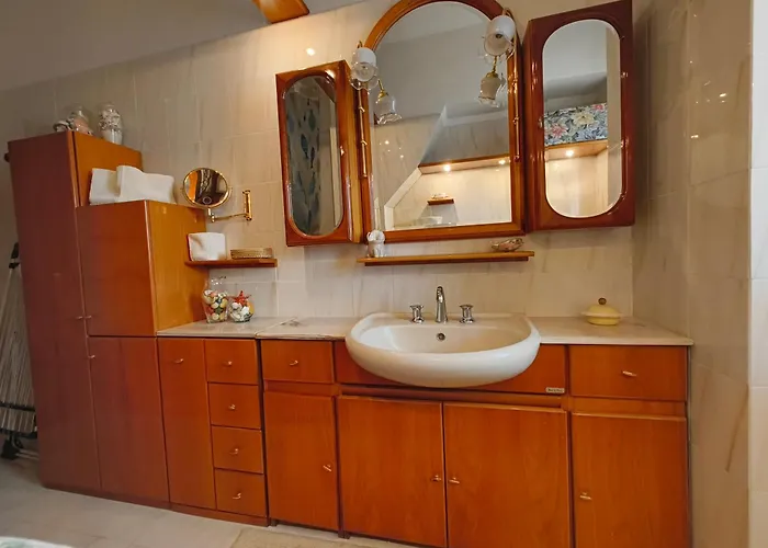 Attico Lux - Trilocale Elegante Metropolitana Blu