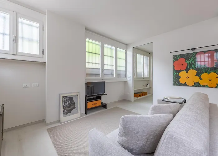 The South, Center, Arco Della Pace *