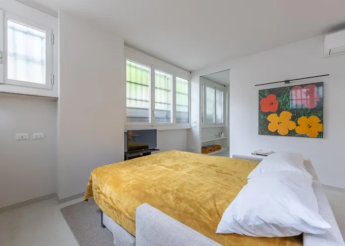 The South, Center, Arco Della Pace * Milano