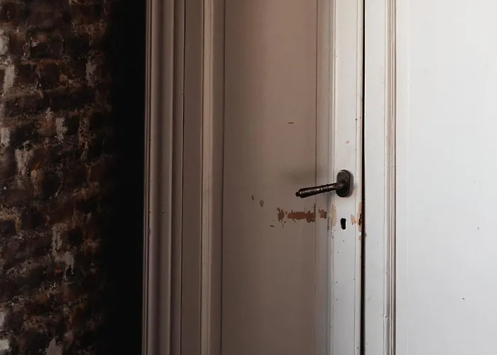 Nyc-style Industrial On Navigli *