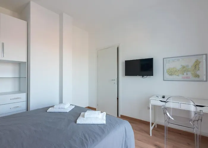 Nest Terrace Next To Frattini Metro Stop Milán