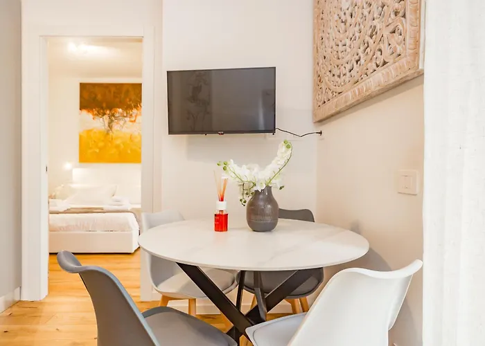 Regina24 Luxury - Elegante A Porta Venezia, 5 Min Dalla Metro *