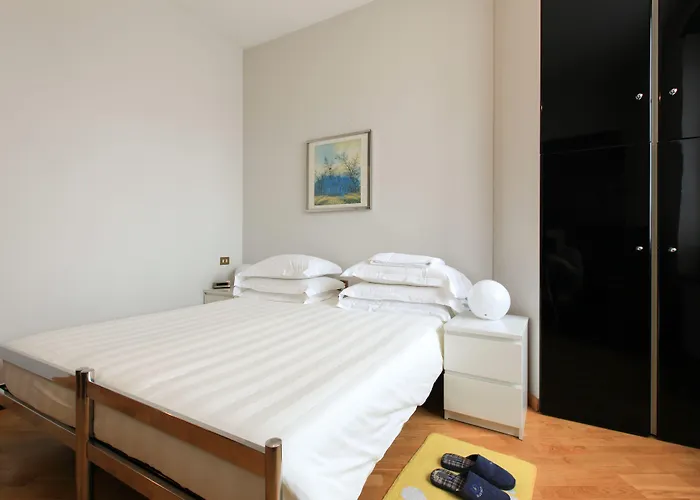 Vip's Hotel