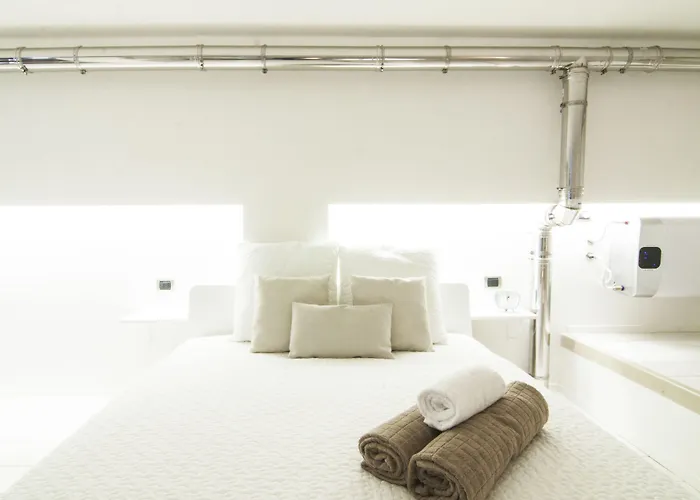 Alessia's Flat - Mac Mahon *