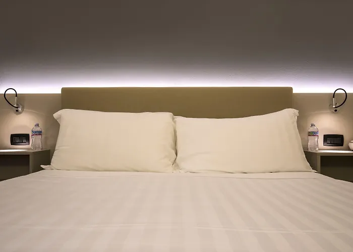 Отель 43 Station Милан