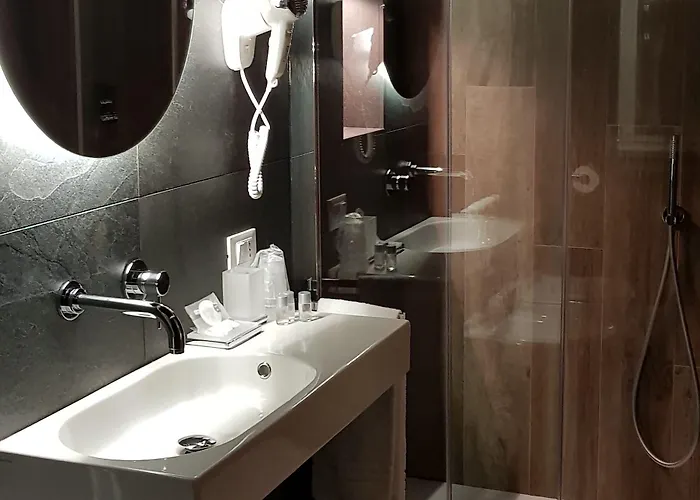 Bed Linate 4* מילאנו