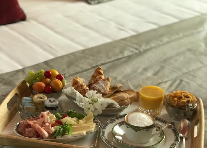 Conti Bed & Breakfast 4*