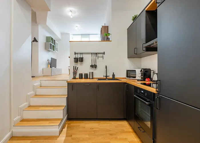 Prada's Nest - Modern Design And Close To Metro