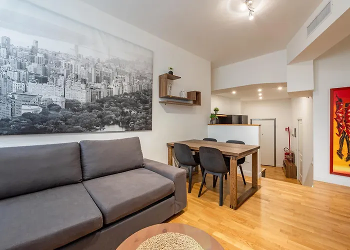 Prada's Nest - Modern Design And Close To Metro アパート ミラノ