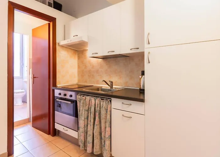 Deluxe Studio, Wi-fi, Self Check-in, Air Condition *