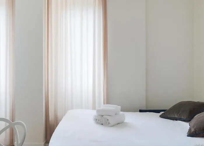 Yls Luxury 2 *
