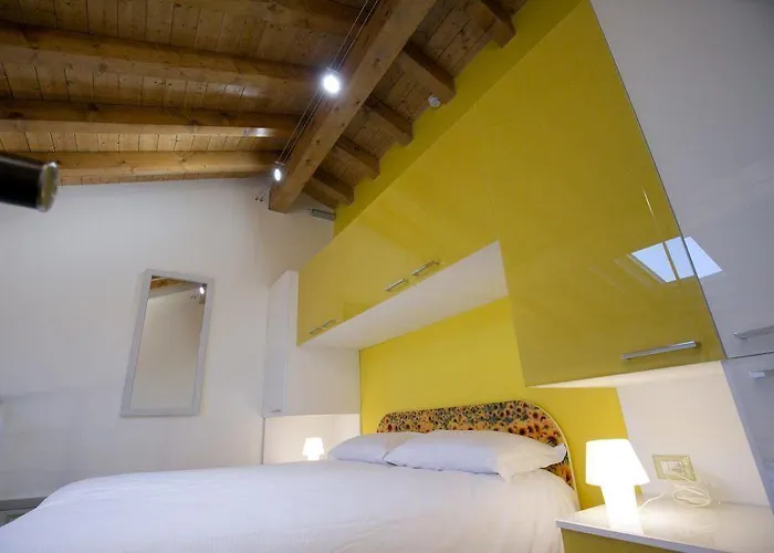 Versoverde Alzaia Naviglio Grande 4* ميلان