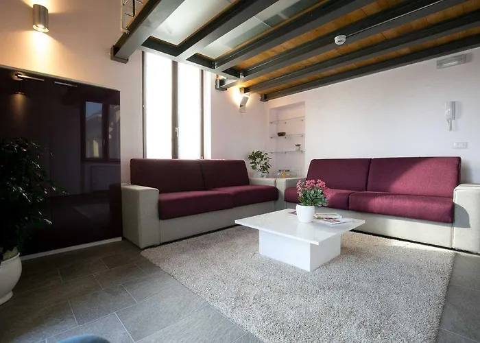 Versoverde Alzaia Naviglio Grande 4*