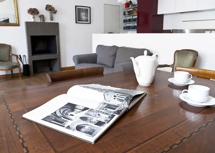 Italianway - Vincenzo Monti 52 *