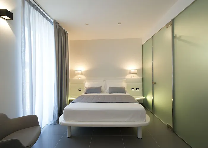 Otel Gatto Bianco Mia