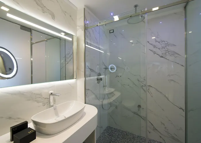 Gatto Bianco Mia Otel 2*