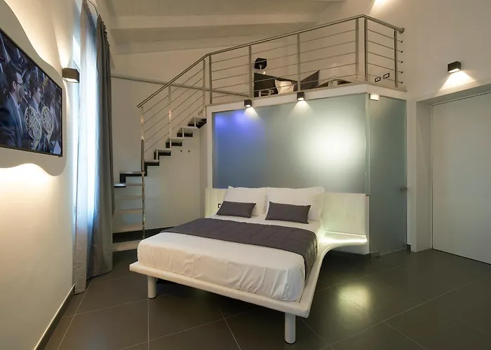 Gatto Bianco Mia 2* Milano