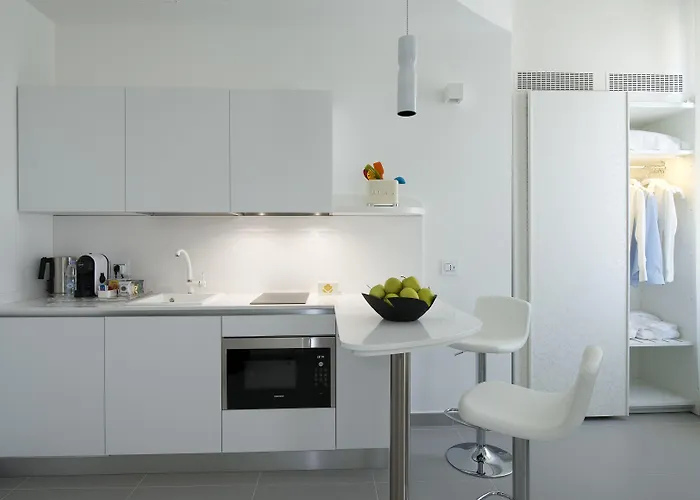 Otel Gatto Bianco Mia