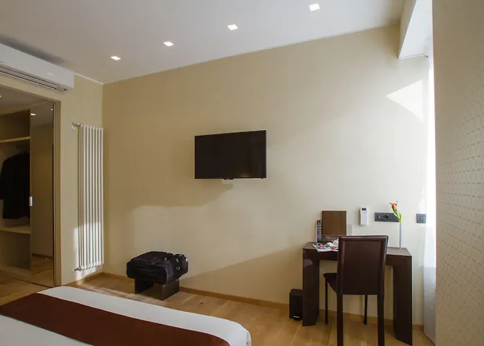 Ah - Fashion District 4*