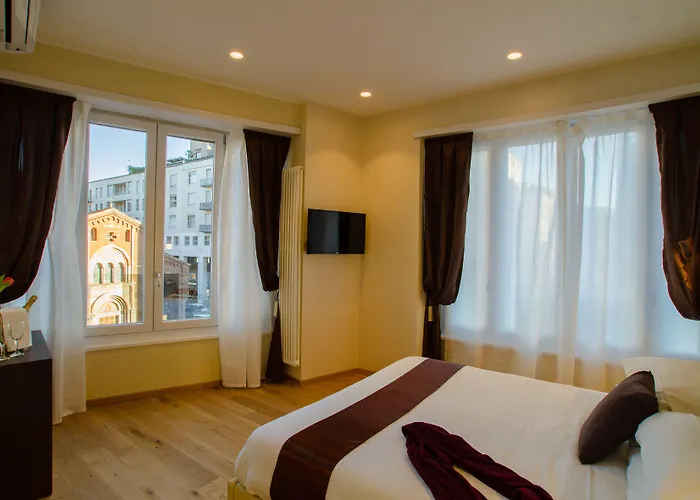 Ah - Fashion District