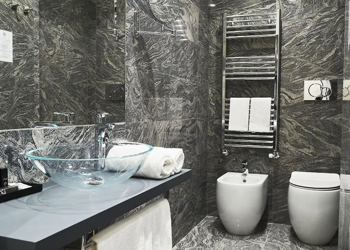 Ah - Fashion District 4*