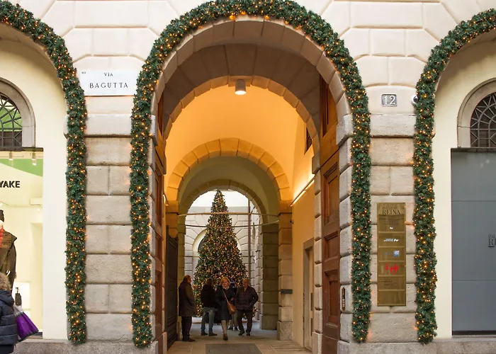 Ah - Fashion District Milánó