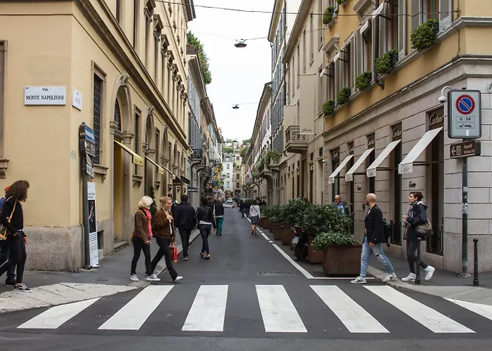 Ah - Fashion District 4* Milánó