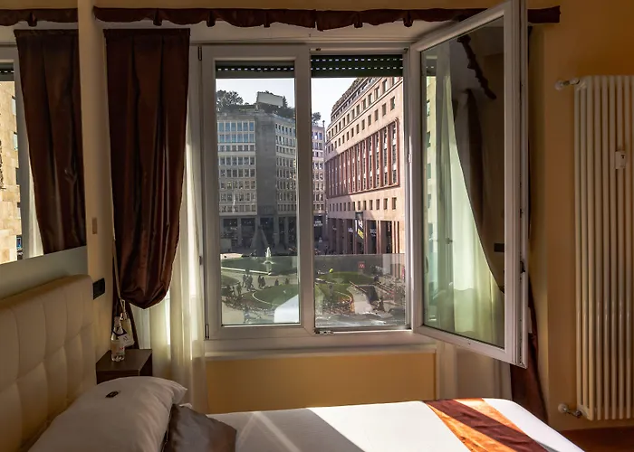 Ah - Fashion District 4* Milánó