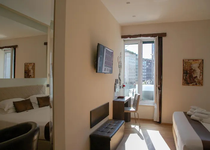 Ah - Fashion District Milánó