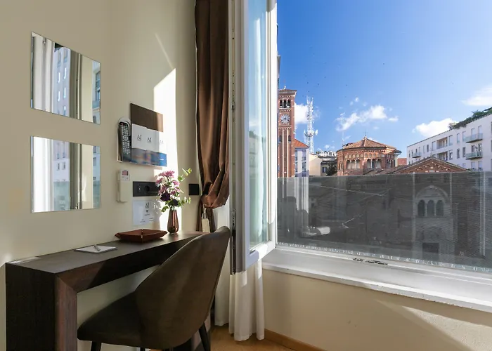 Ah - Fashion District Milánó